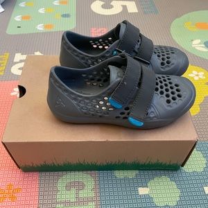 New PLAE mimo kids sandals youth size 13